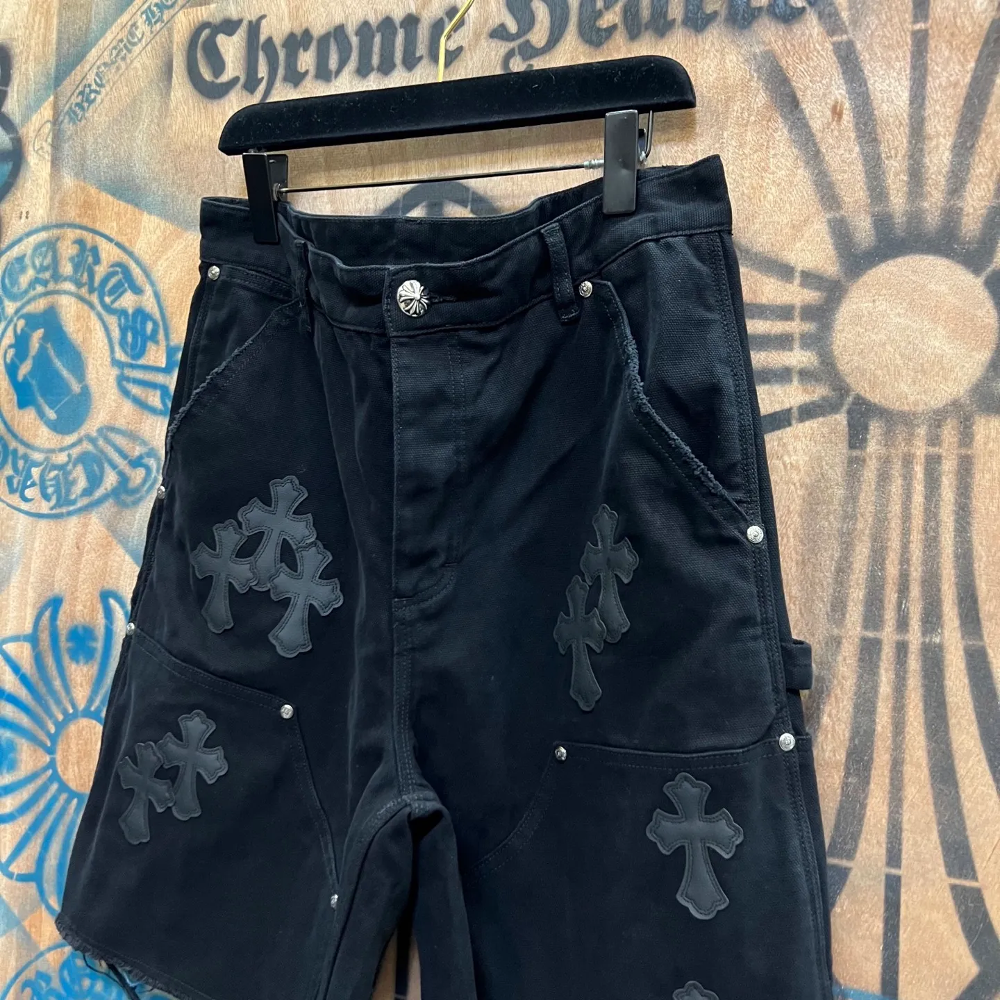 P520 chrome hearts limited series new city limited jeans Chrome Hearts city limited denim shorts vintage levis American made 501 505 517 base version remake Levis American made 501 base version imported sheepskin 925 silver remake Customers provide waist and pants length or height and weight. The studio will select the most suitable base version for you to remake. There are many people doing remakes in the market. Don’t belittle or comment. The difference is visible to the naked eye. See and compare for yourself #CHROME HEARTS Unisex style